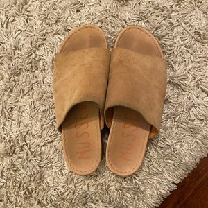 Musse and cloud platform sandals size 40